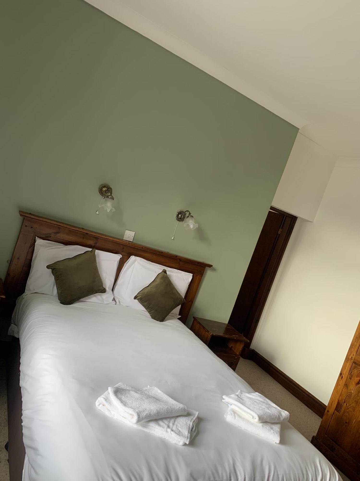The Bull Hotel Llangefni Buitenkant foto