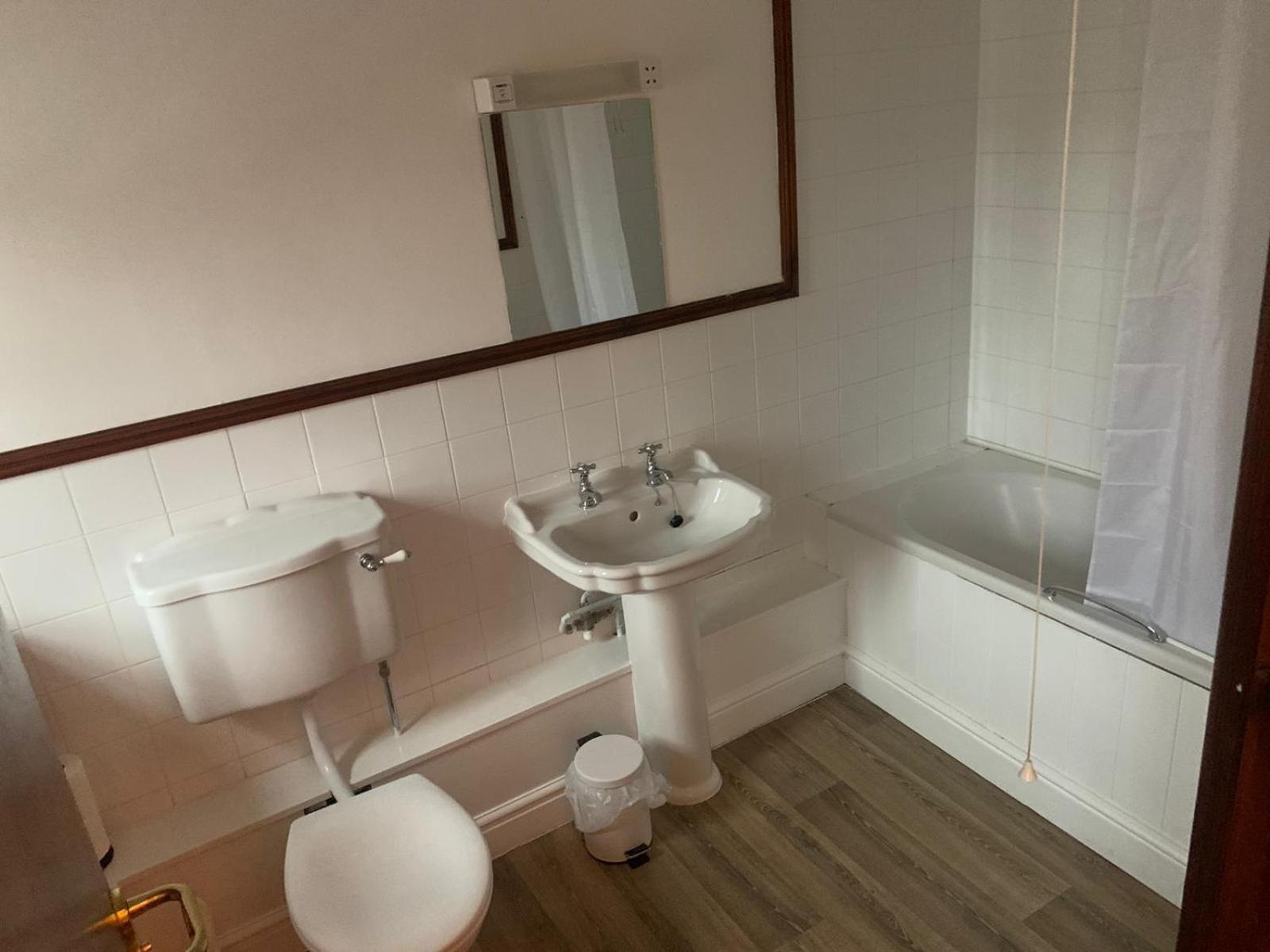 The Bull Hotel Llangefni Kamer foto