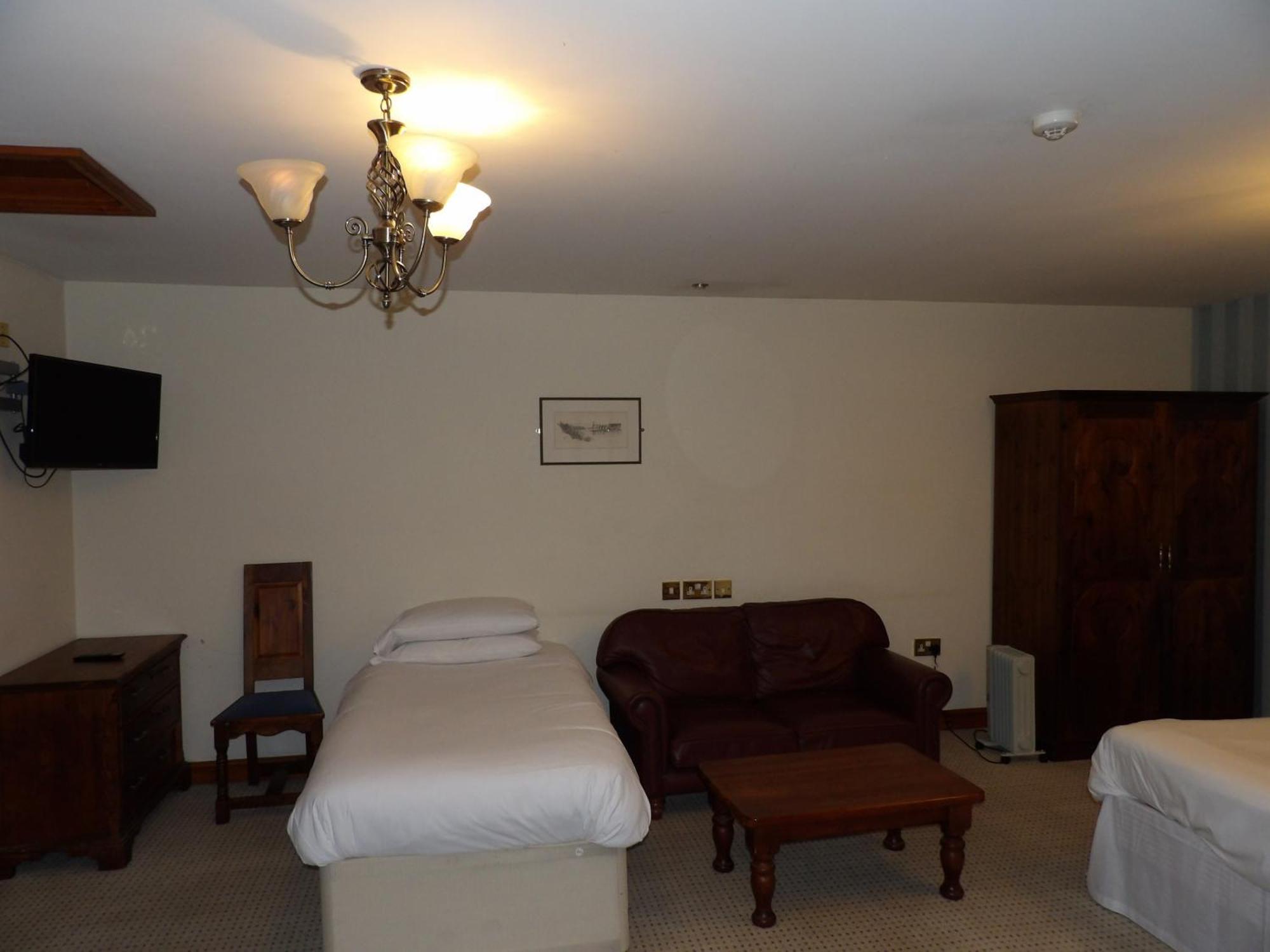 The Bull Hotel Llangefni Buitenkant foto