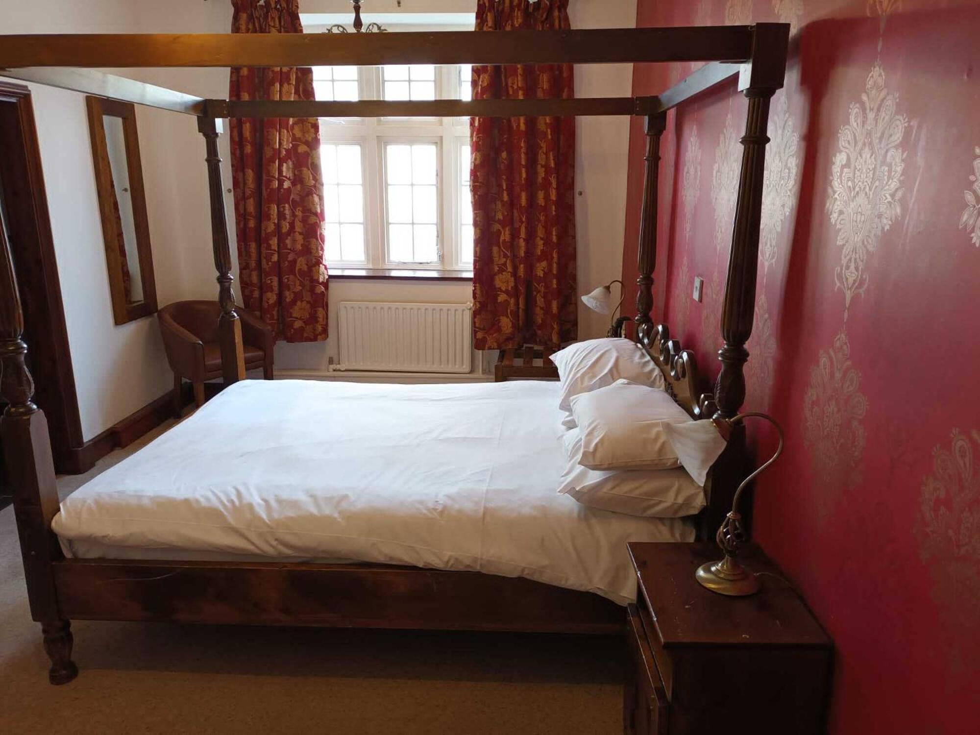 The Bull Hotel Llangefni Buitenkant foto