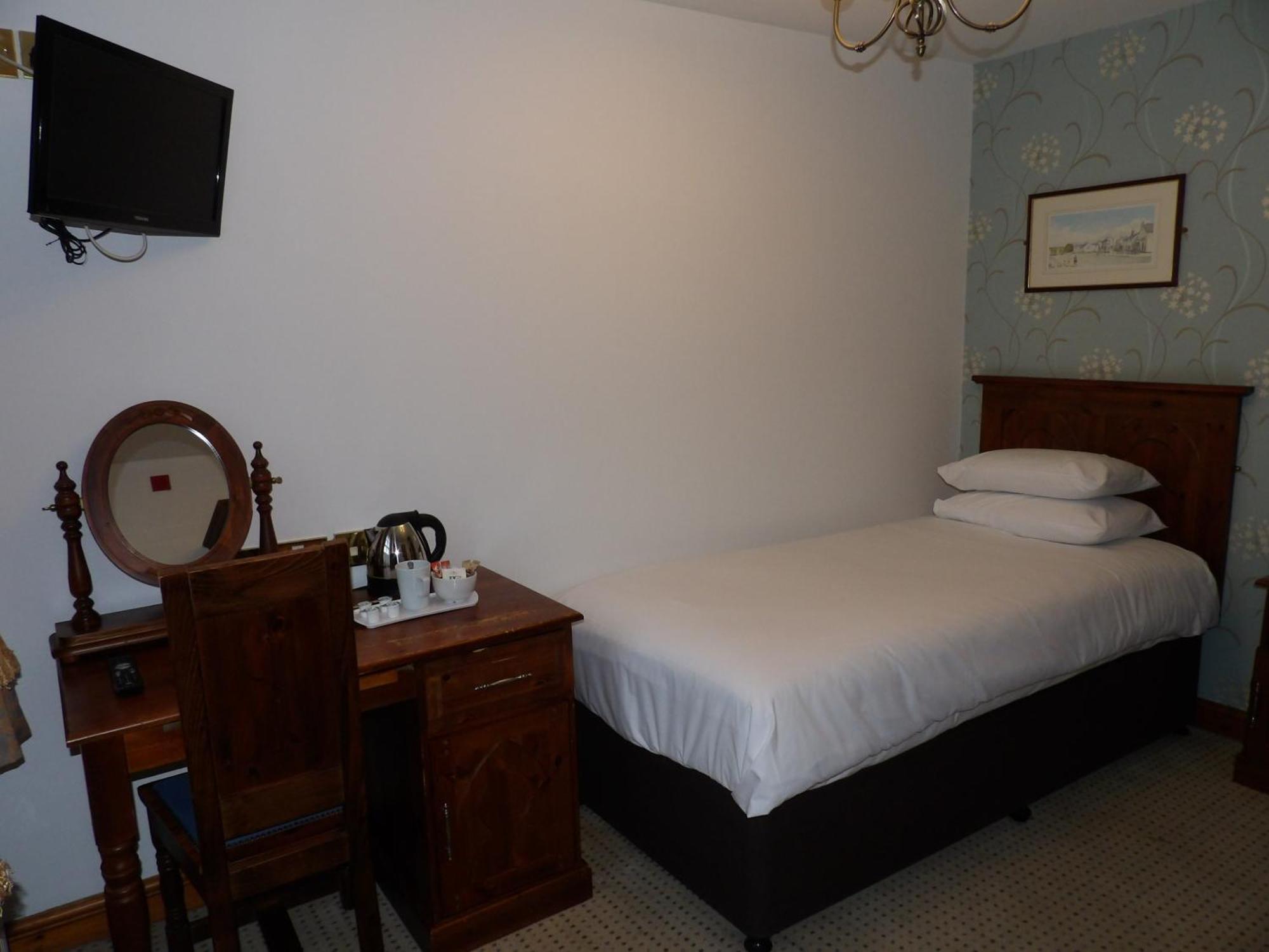 The Bull Hotel Llangefni Buitenkant foto